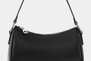 Shoulder bag with rings